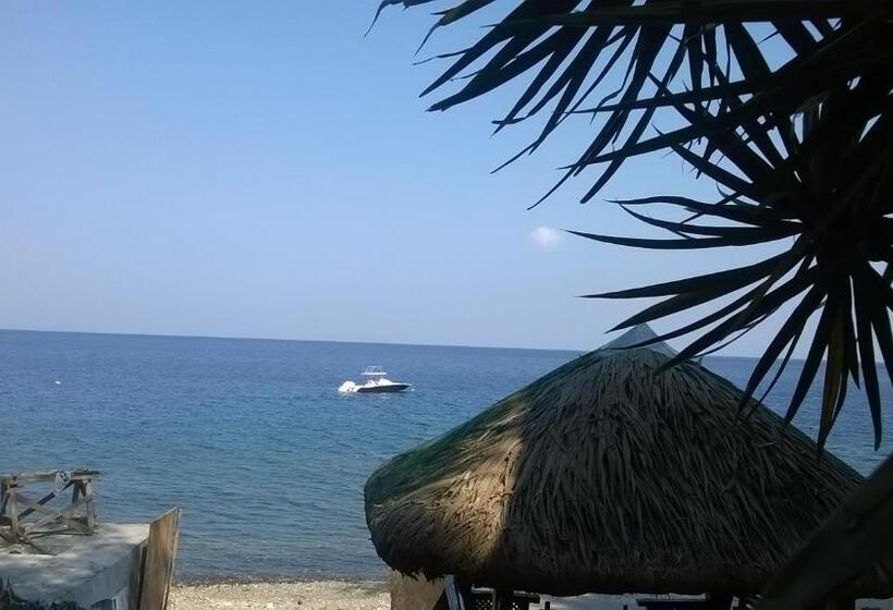 Meaco Hotel   Anilao