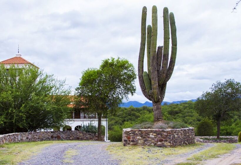 Guachipas Golf Hotel Boutique