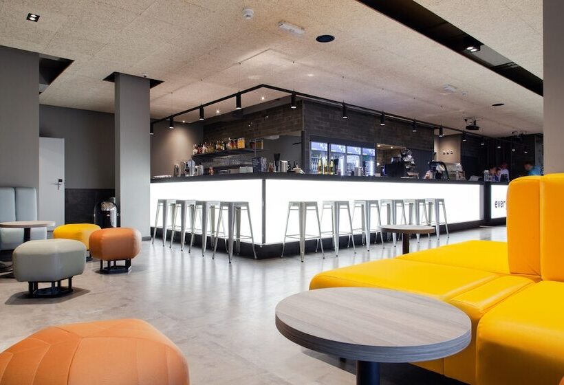 فندق a&o Frankfurt Ostend