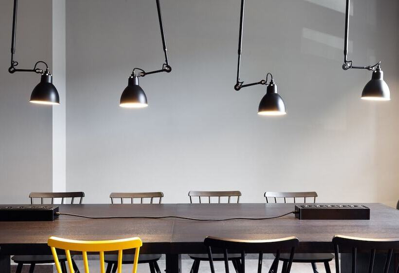 فندق a&o Frankfurt Ostend