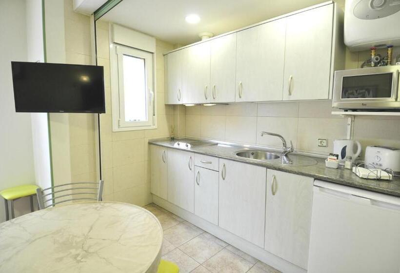 هتل Apartamentos Aralso