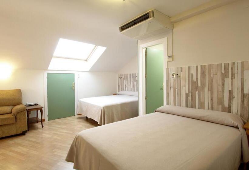 هتل Apartamentos Aralso