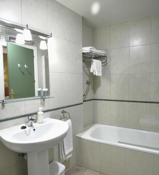 هتل Apartamentos Aralso