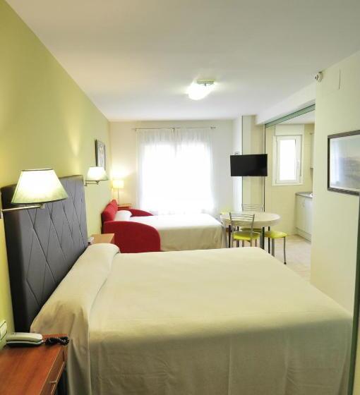 هتل Apartamentos Aralso