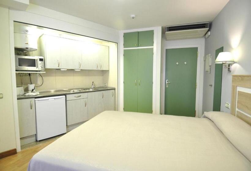 هتل Apartamentos Aralso