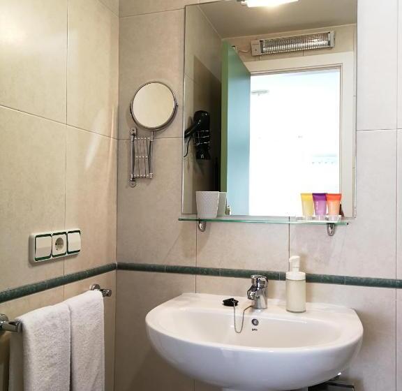 هتل Apartamentos Aralso