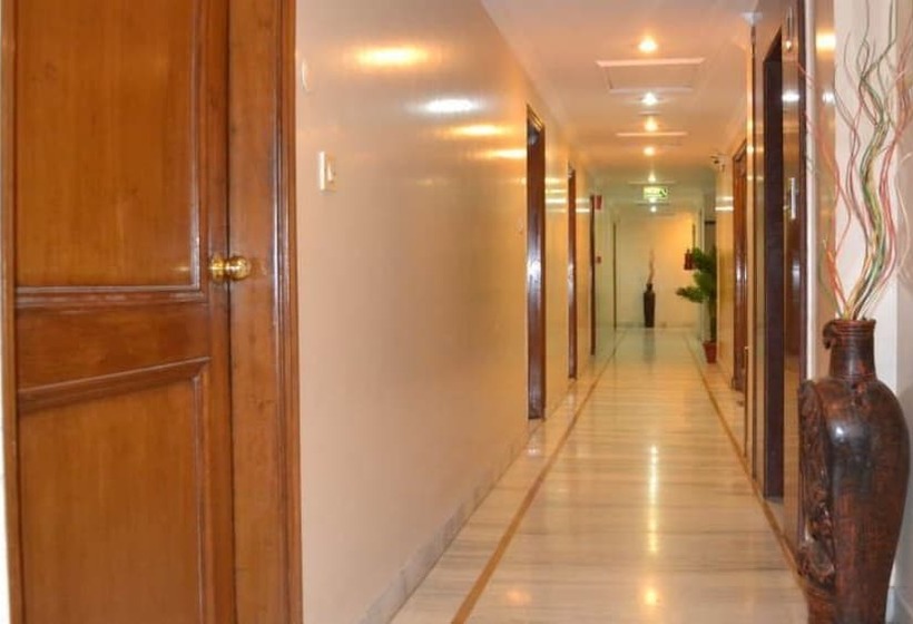 ホテル Atithi Palace