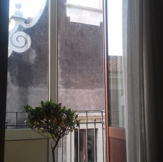 هتل Bed, Book & Breakfast Landolina