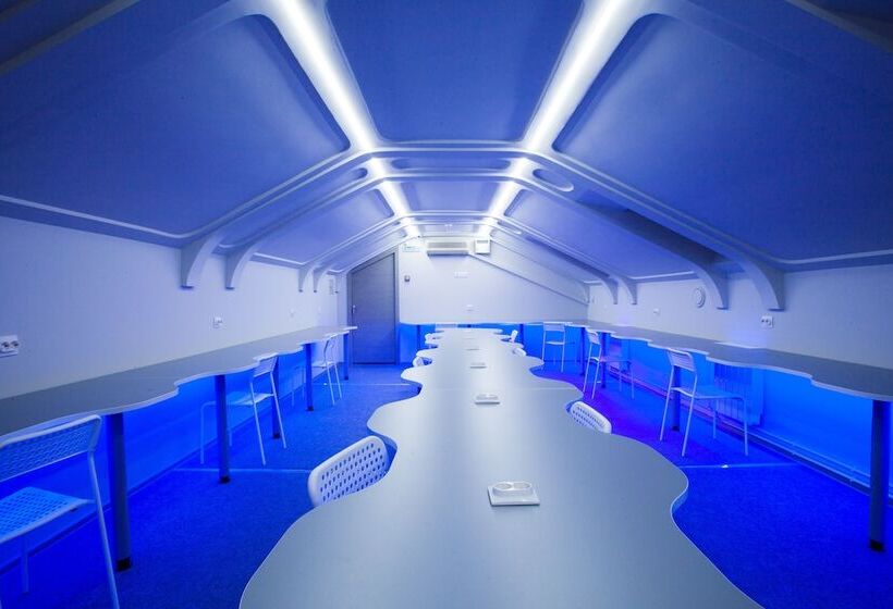 Buran Capsule Hotel Hostel