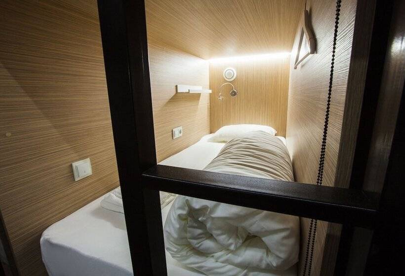 Buran Capsule Hotel Hostel
