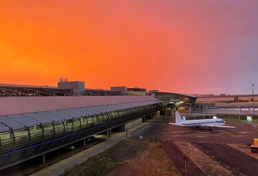 בית מלון כפרי Campanile Leipzighalle Airport