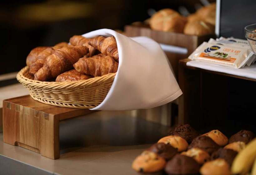 בית מלון כפרי Campanile Leipzighalle Airport