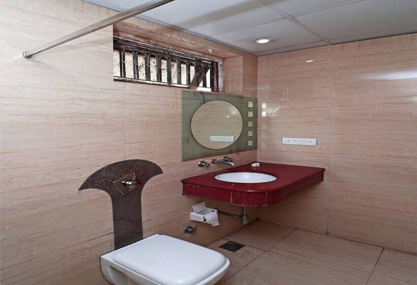 Отель Capital O 12172 Deep Premium