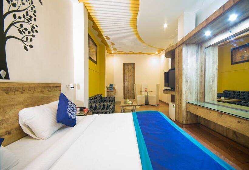 Отель Capital O 12172 Deep Premium