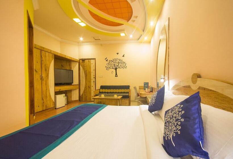 ホテル Capital O 12172 Deep Premium