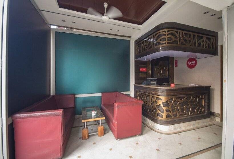 ホテル Capital O 12172 Deep Premium