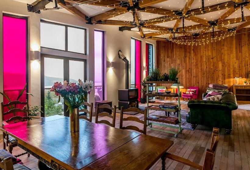 ホテル Dome House