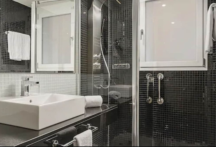 Отель Exe Plaza Catalunya