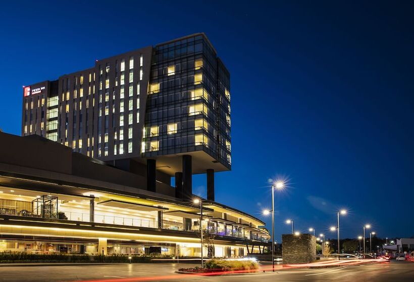 Отель Fiesta Inn Express Queretaro Constituyentes