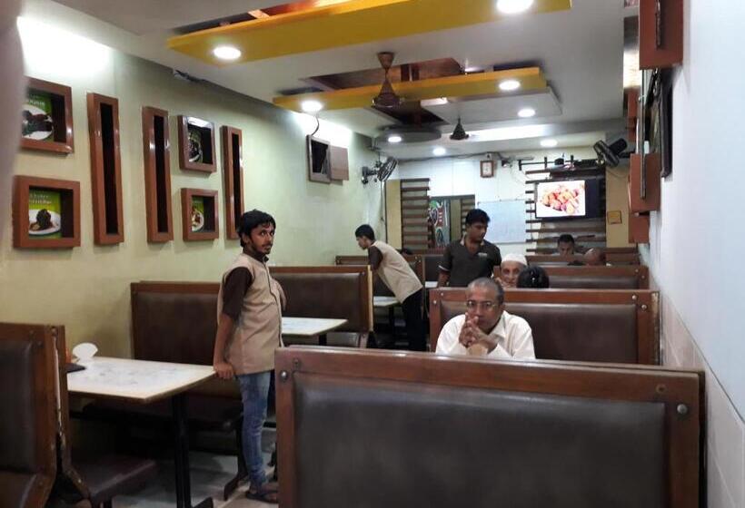 בית מלון כפרי Golden Dormitory   Hostel