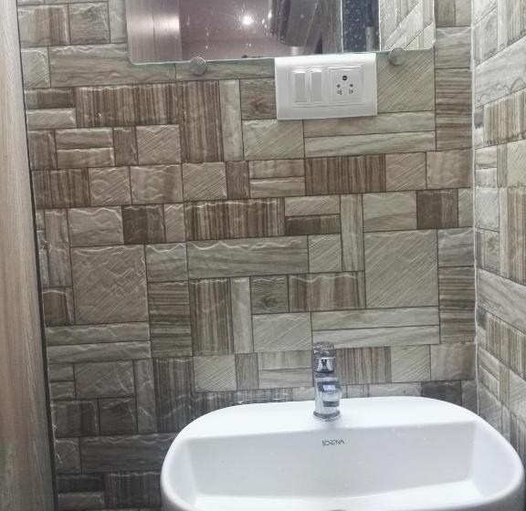 בית מלון כפרי Golden Dormitory   Hostel