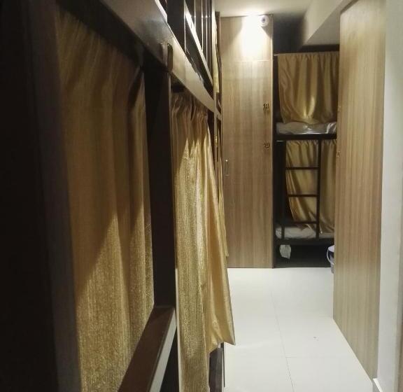 בית מלון כפרי Golden Dormitory Hostel