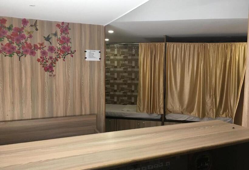 בית מלון כפרי Golden Dormitory   Hostel