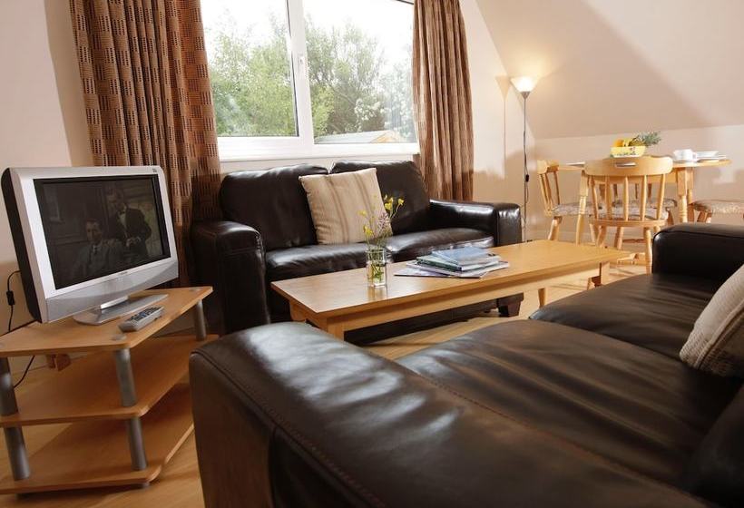 Отель Hebridean Cottages