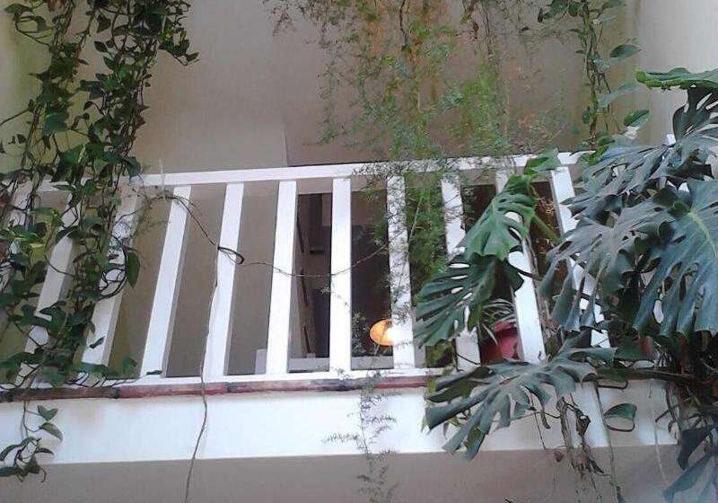 هتل Hostal Posada Huecar