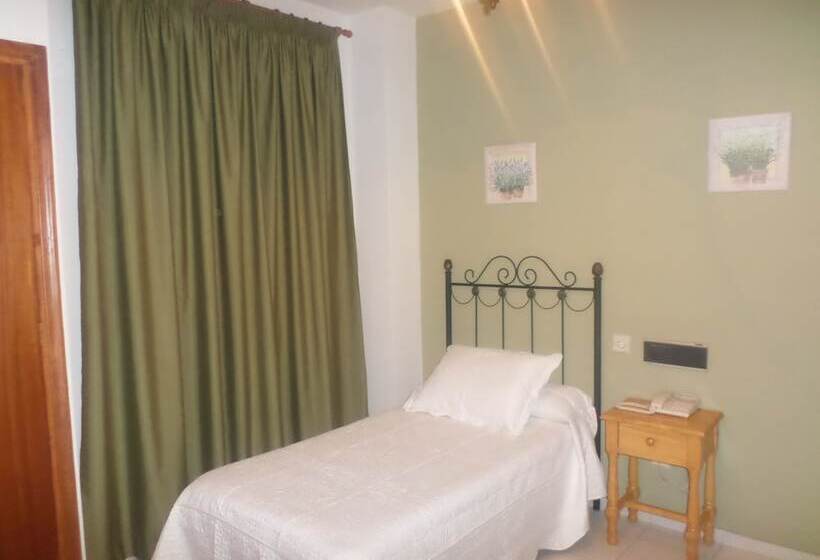 בית מלון כפרי Hostal Restaurante Lujuan