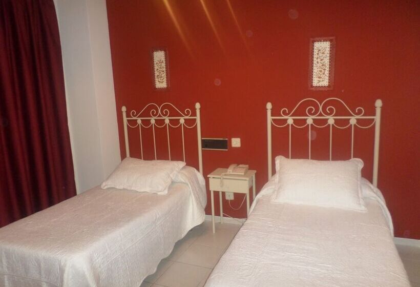 בית מלון כפרי Hostal Restaurante Lujuan