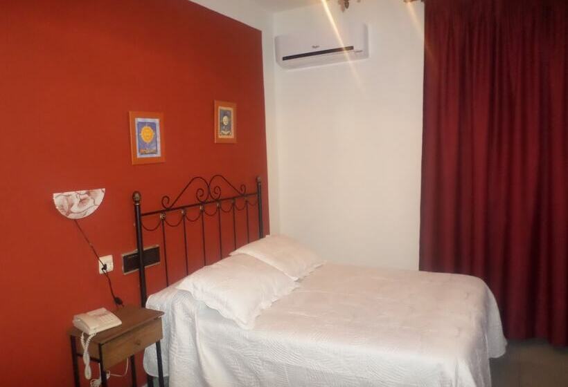 בית מלון כפרי Hostal Restaurante Lujuan