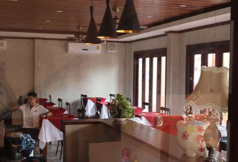 فندق Jasmine Luang Prabang