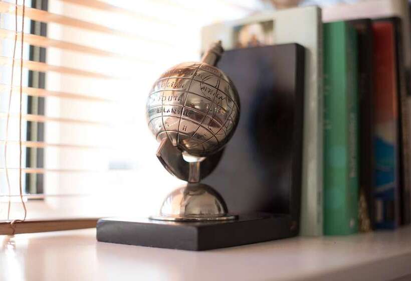 호텔 Justb Deva Edinburgh