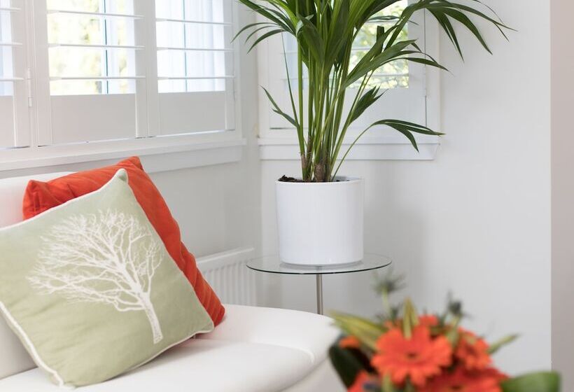 호텔 Justb Deva Edinburgh