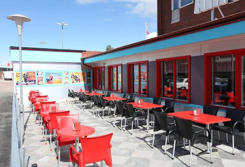 בית מלון כפרי L Rattvik