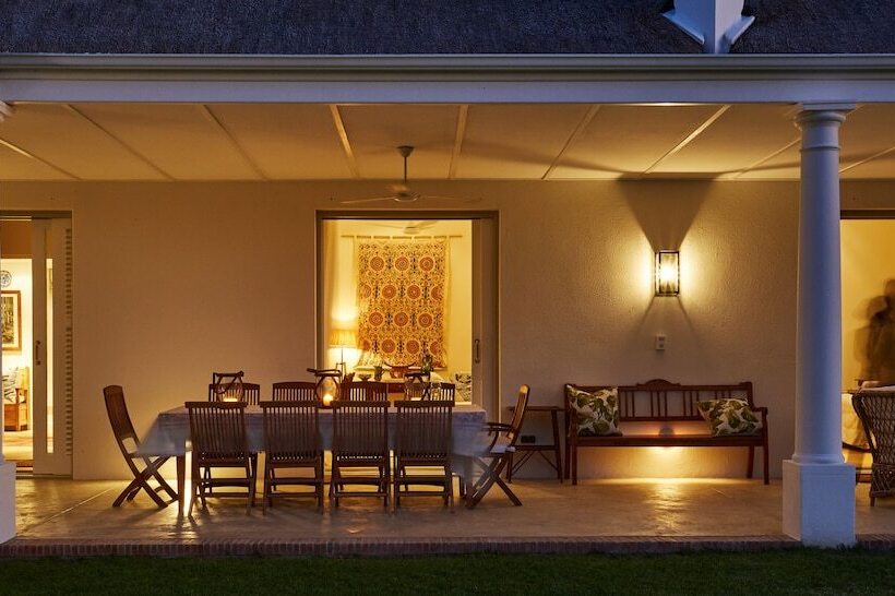 هتل La Cotte House