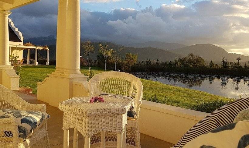 هتل La Cotte House