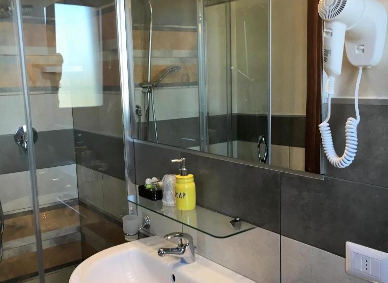 هتل La Piazzetta Guest House