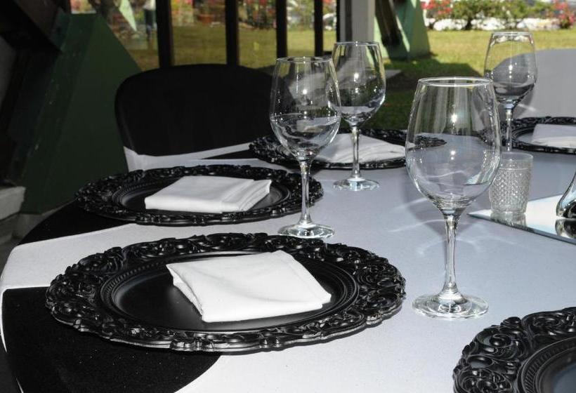 호텔 Lake House Resort