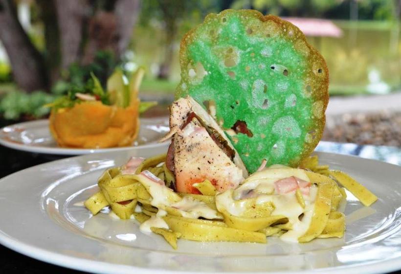 호텔 Lake House Resort