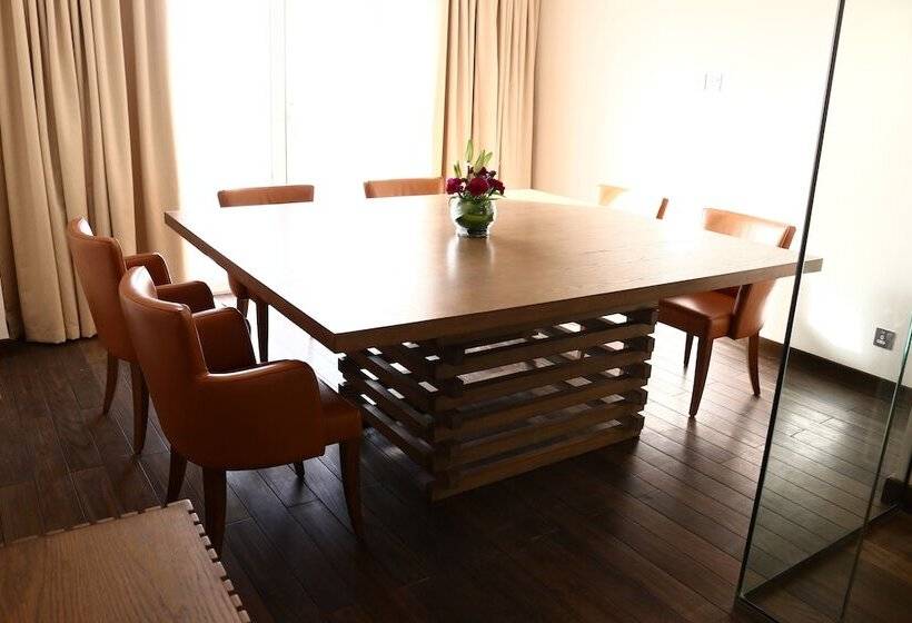 هتل Radisson Muscat Panorama