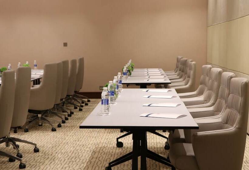 هتل Radisson Muscat Panorama