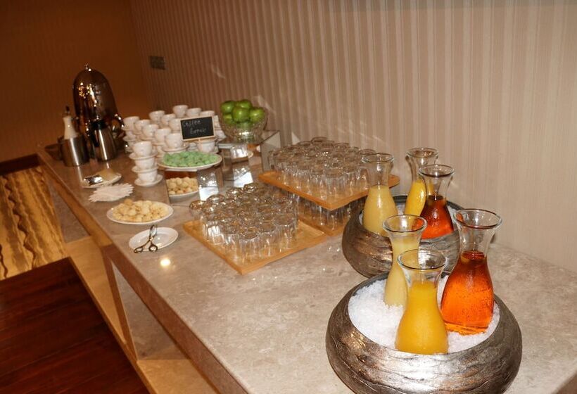 هتل Radisson Muscat Panorama