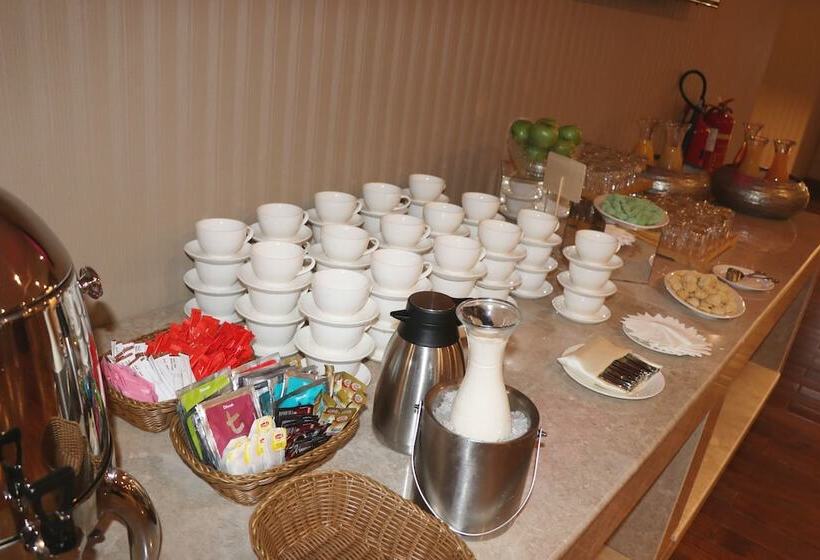 هتل Radisson Muscat Panorama