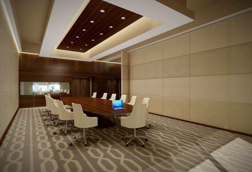 هتل Radisson Muscat Panorama