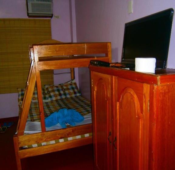 Отель Marie Ville Bed & Breakfast