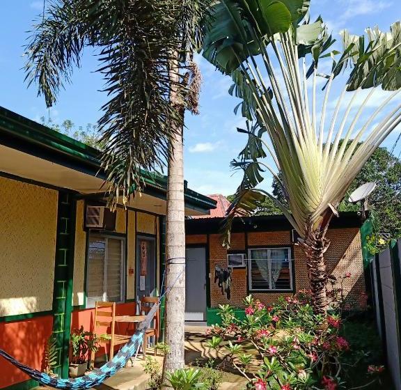 Отель Marie Ville Bed & Breakfast