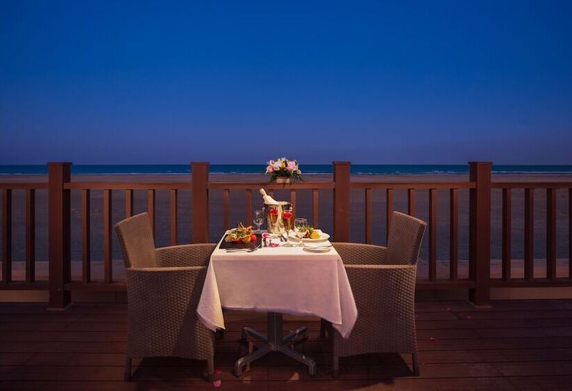 هتل Masira Island Resort