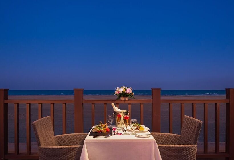 هتل Masira Island Resort